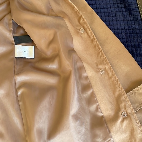 Kenneth Cole women’s tan trench coat size Medium - Picture 10 of 13